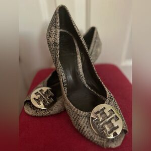 SALE Tory Burch Julianne Peep toe Python wedges